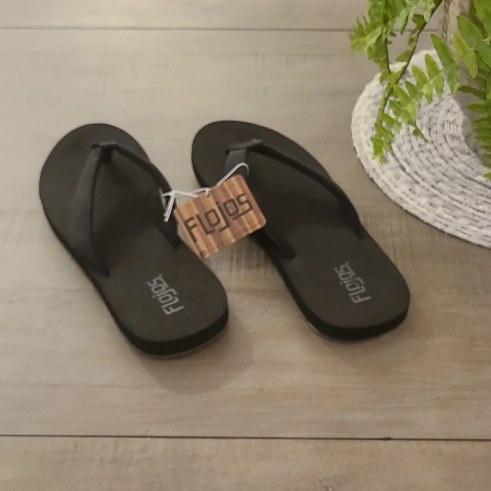 Flojos Classic Black Sandals